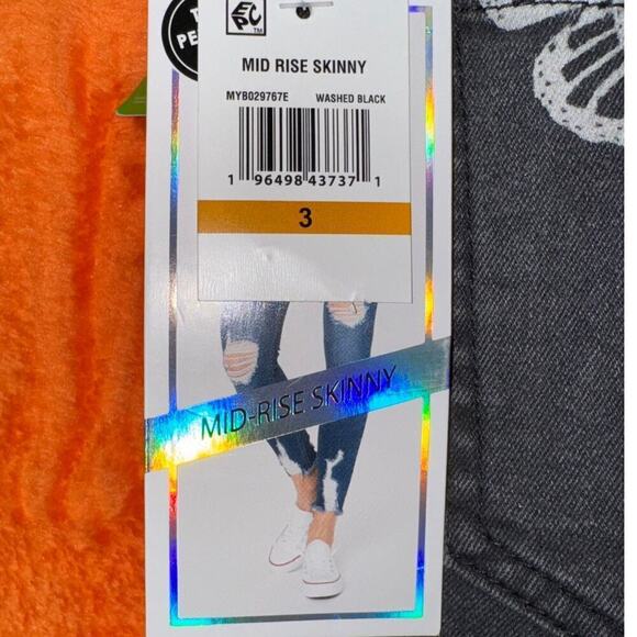 Tinseltown Mid Rise‎ Skinny Black Butterfly Raw Hem - Picture 3 of 5